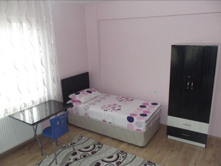 isparta-hilan-kiz-apart-oda